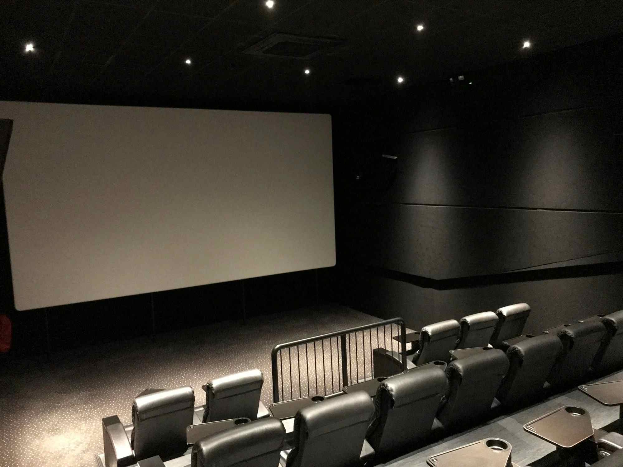 Hire Small Recliner Screen, Vue Leeds Light • HeadBox